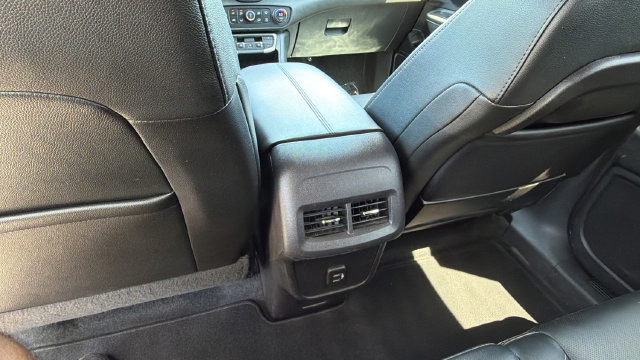 Used 2024 GMC Terrain SLT AWD/4WD image 20