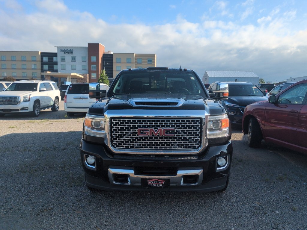 Used 2017 GMC Sierra 3500 Denali w/ Duramax Plus Package AWD/4WD image 2