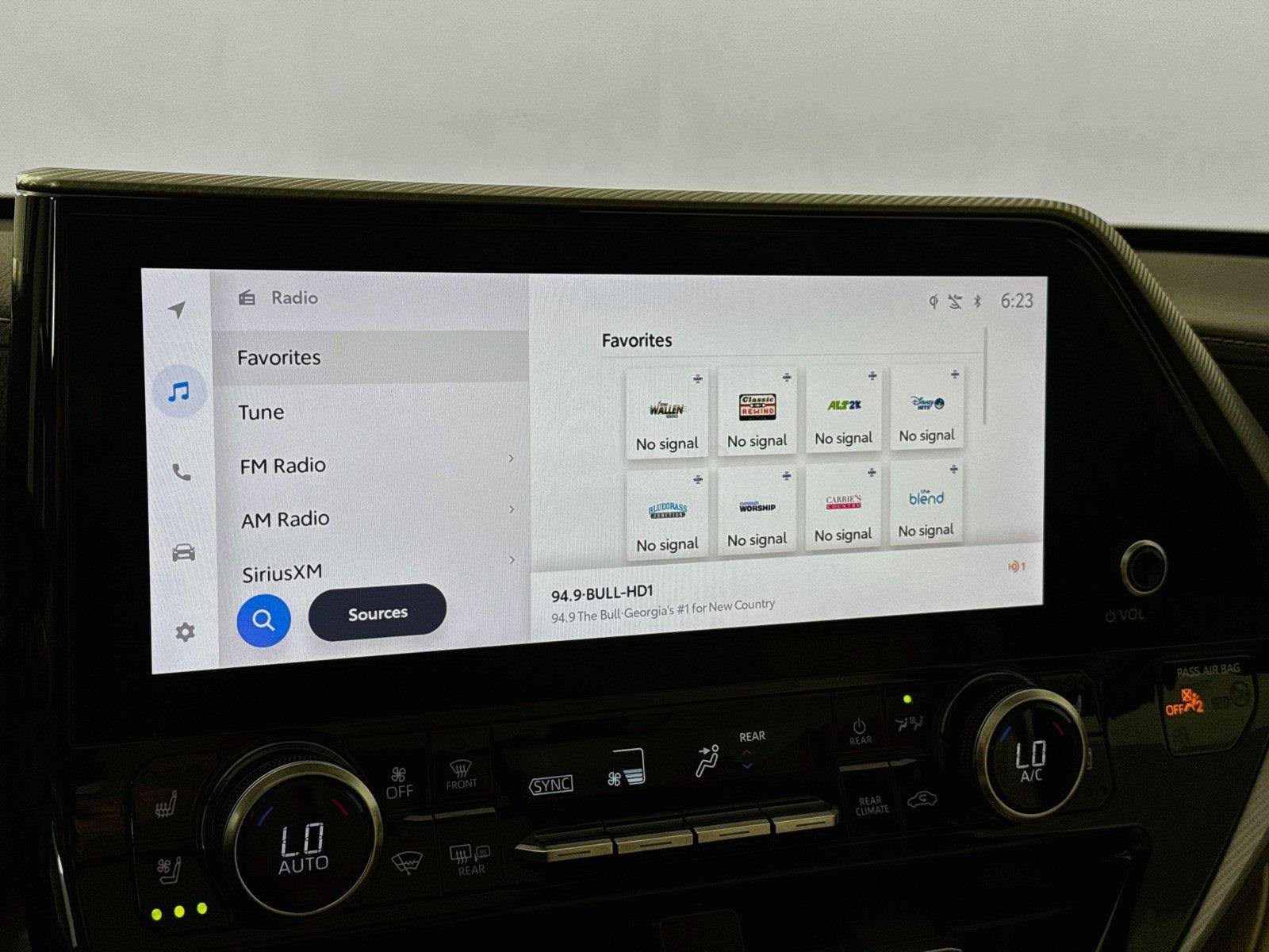 Used 2023 Toyota Highlander Platinum FWD image 26