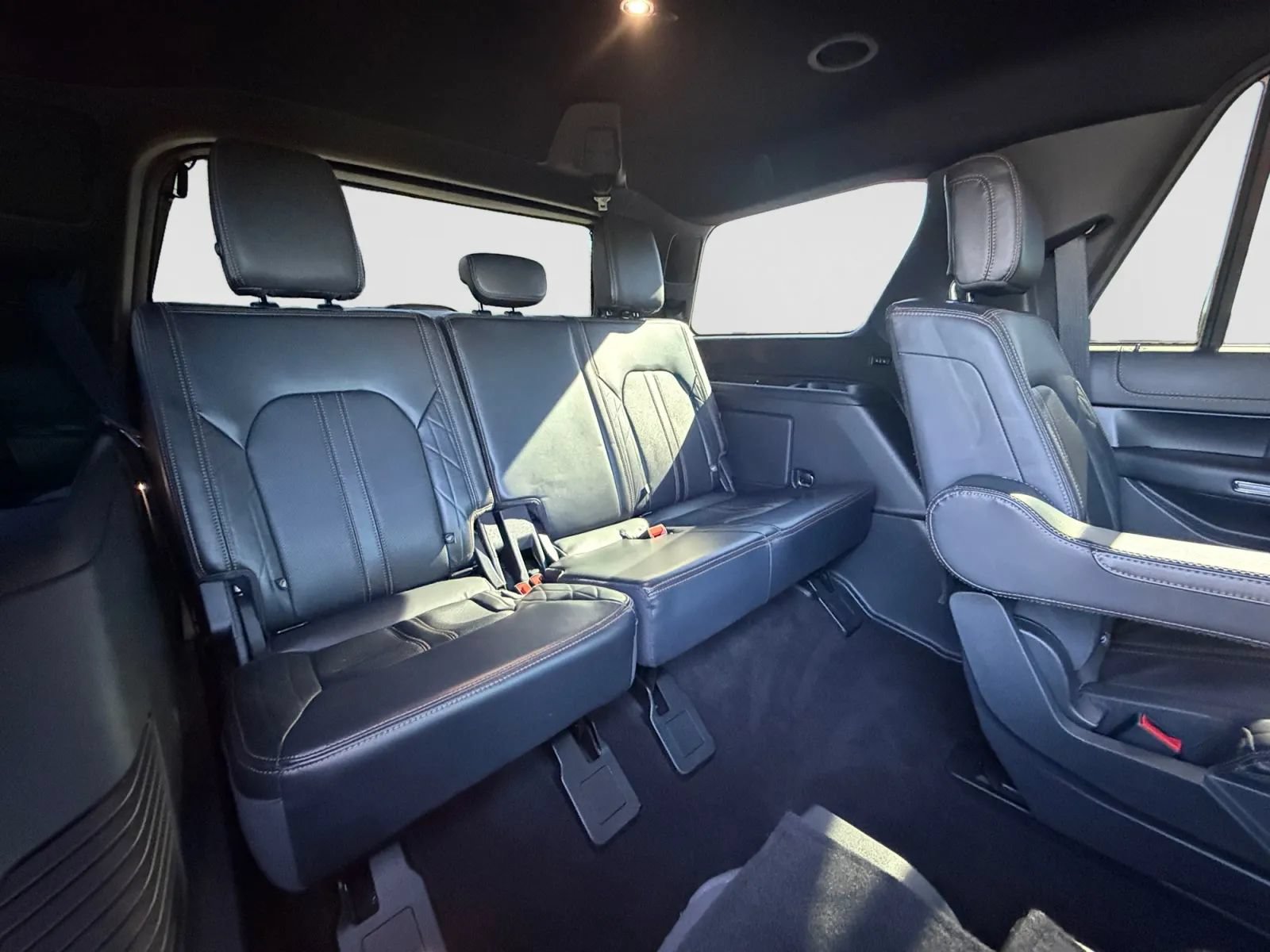 Used 2023 Ford Expedition Platinum AWD/4WD image 32