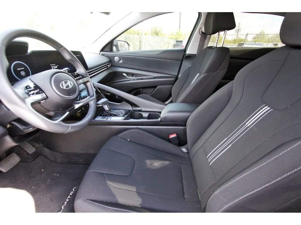 Certified 2024 Hyundai Elantra SEL w/ Convenience Package FWD image 15