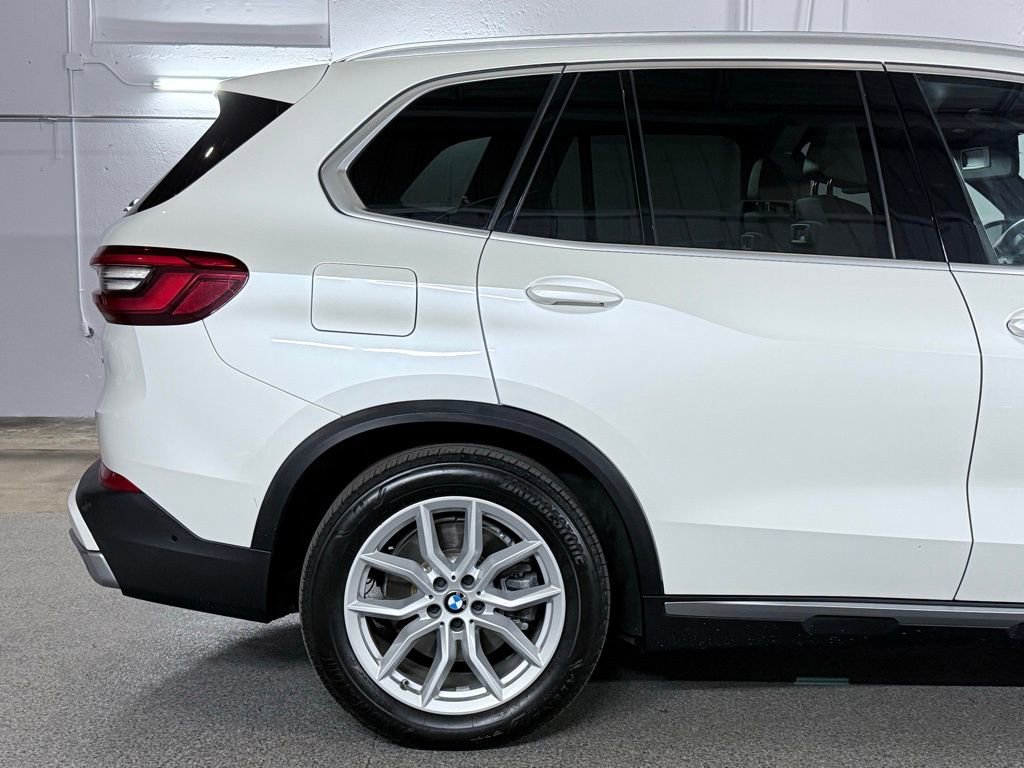 Used 2020 BMW X5 xDrive50i w/ Executive Package image 8