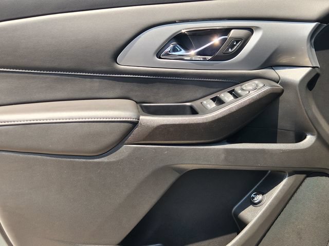 Used 2023 Chevrolet Traverse LT FWD image 22
