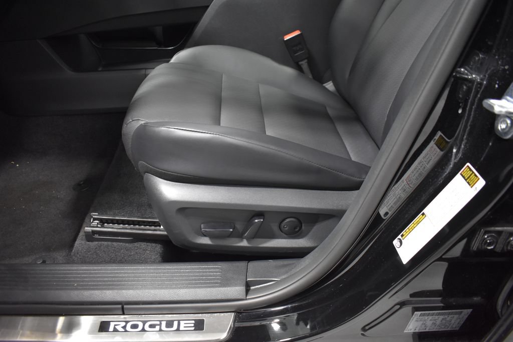Certified 2026 Nissan Rogue Dark Armor AWD/4WD image 18