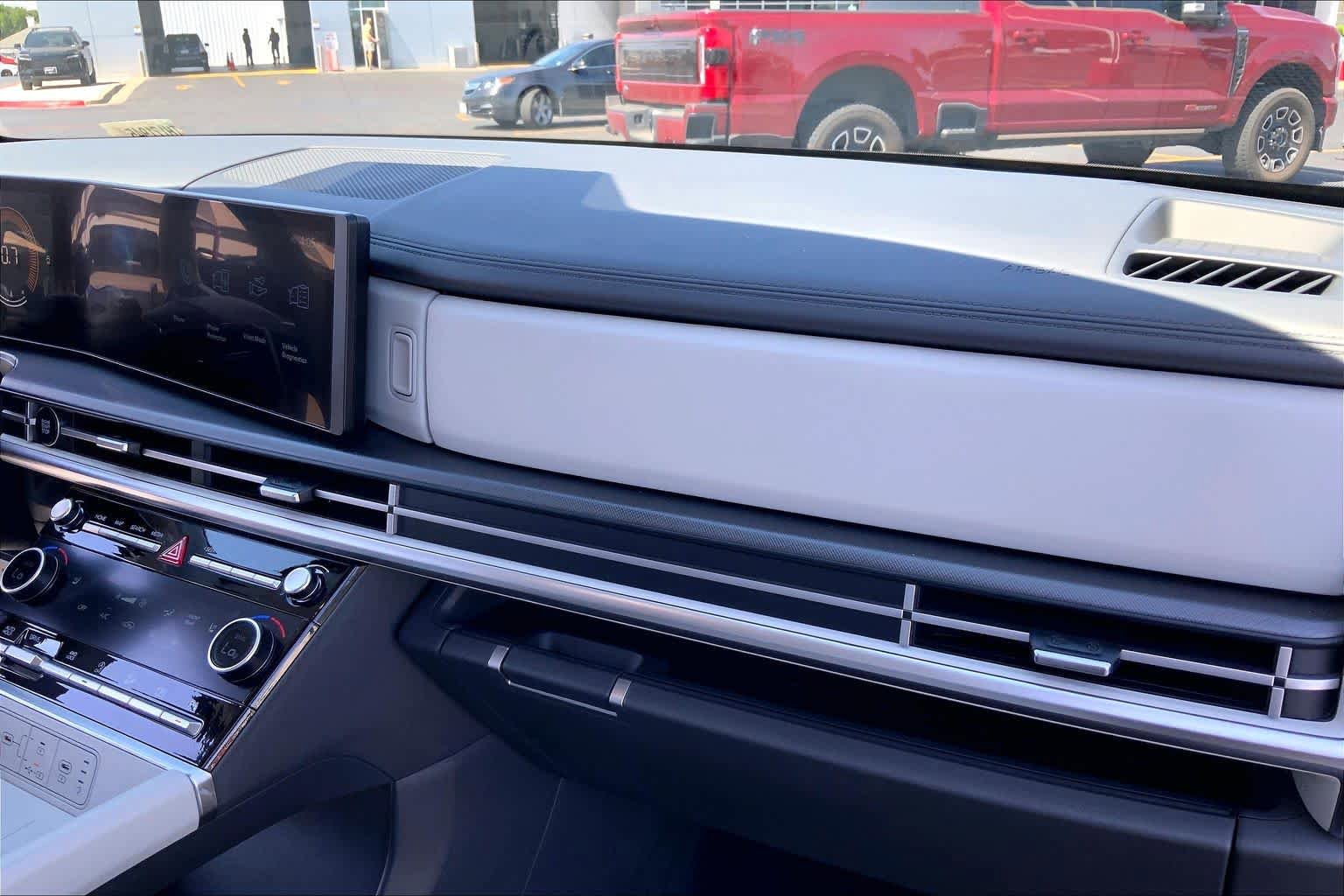 Used 2026 Hyundai Santa Fe SEL AWD/4WD image 18