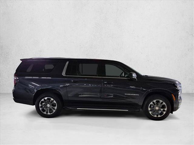 Certified 2025 Chevrolet Suburban LS RWD image 4