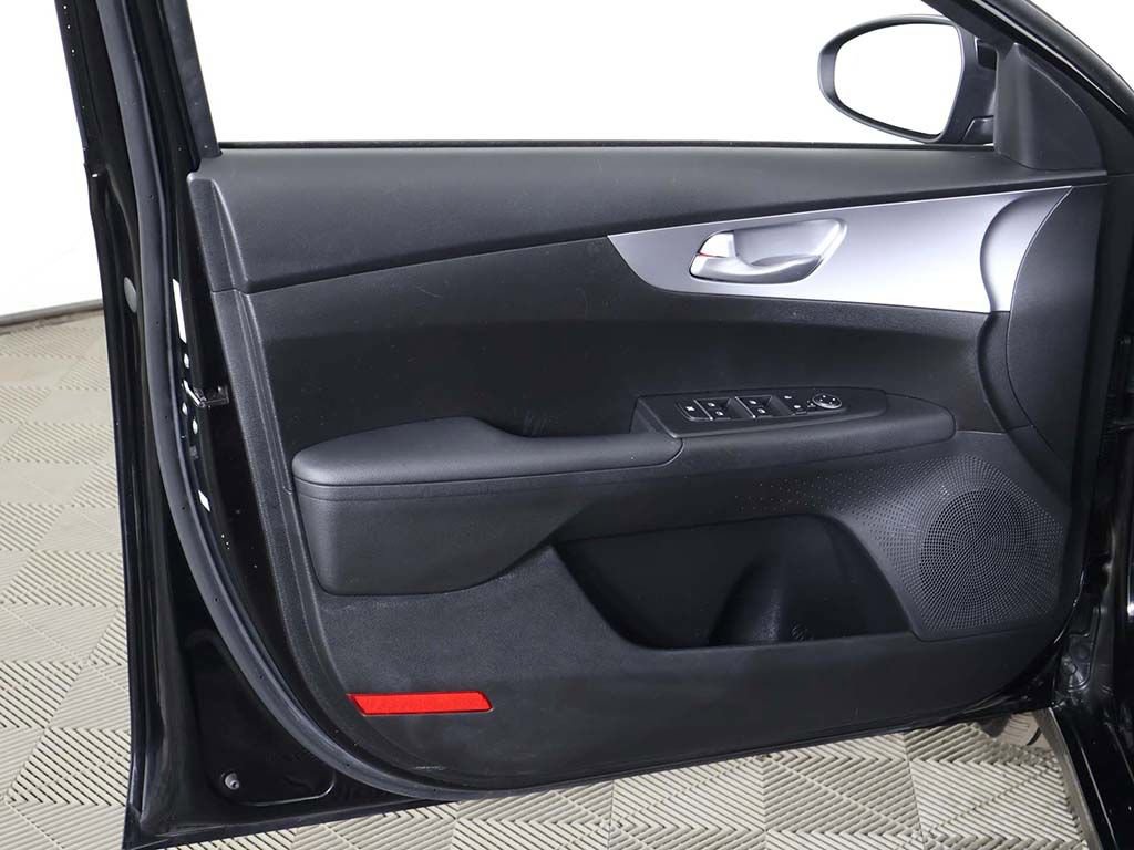 Used 2023 Kia Forte LXS w/ LXS Technology Package image 21