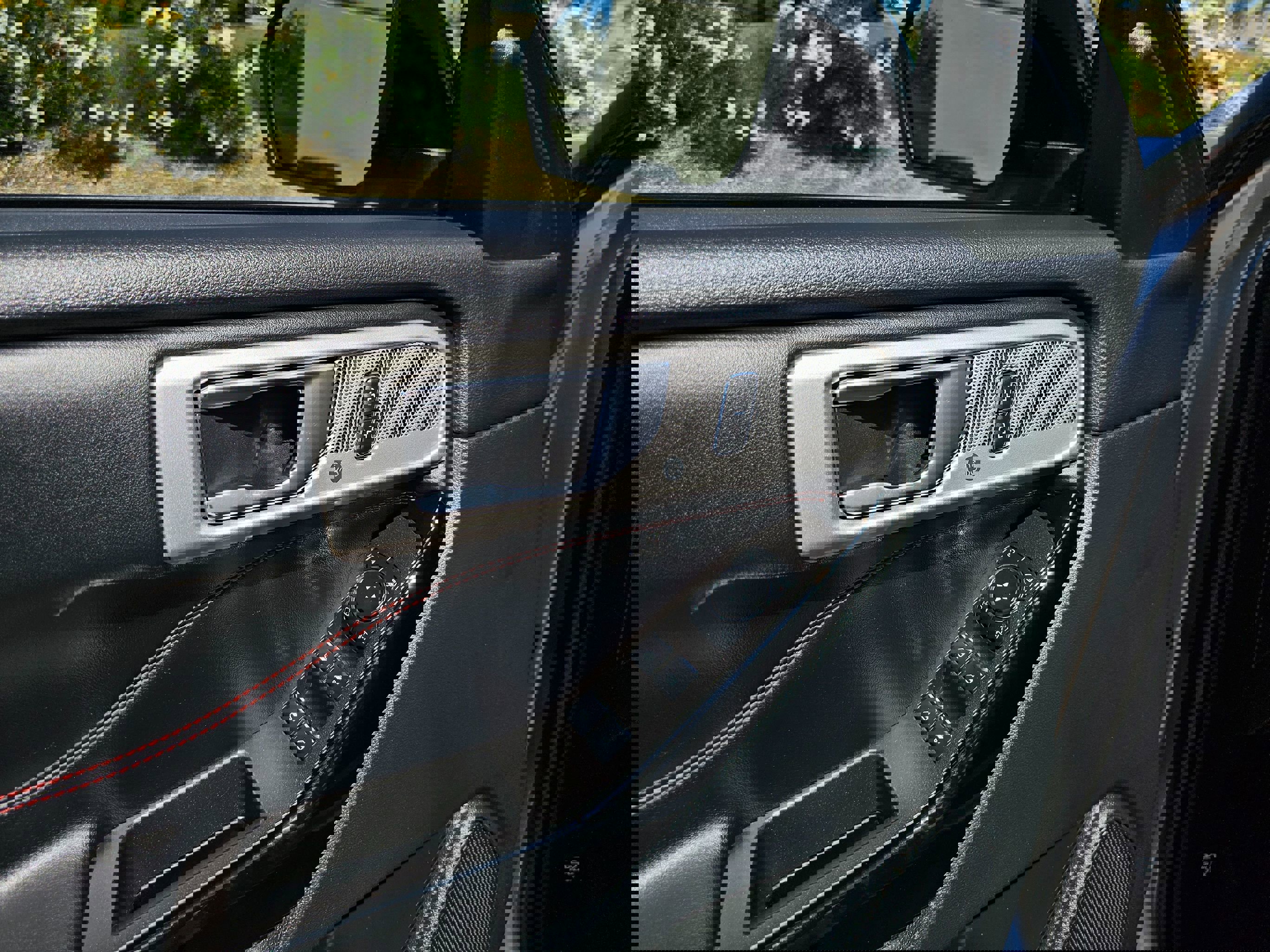 Used 2024 Ford Explorer ST-Line w/ Class IV Trailer Tow Package RWD image 16