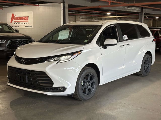 New 2026 Toyota Sienna XLE Woodland Edition AWD/4WD image 3