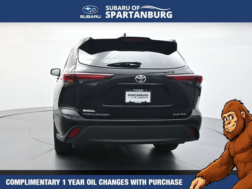 Used 2025 Toyota Highlander XLE AWD/4WD image 7