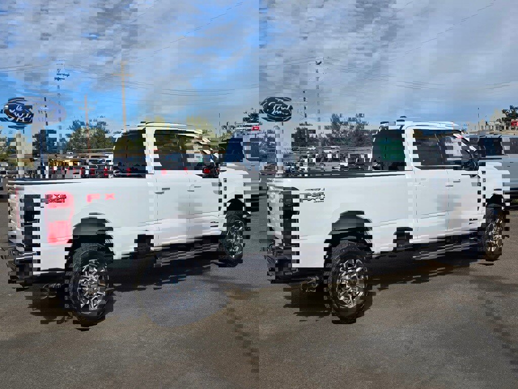 New 2026 Ford F350 Lariat w/ FX4 Off-Road Package image 27