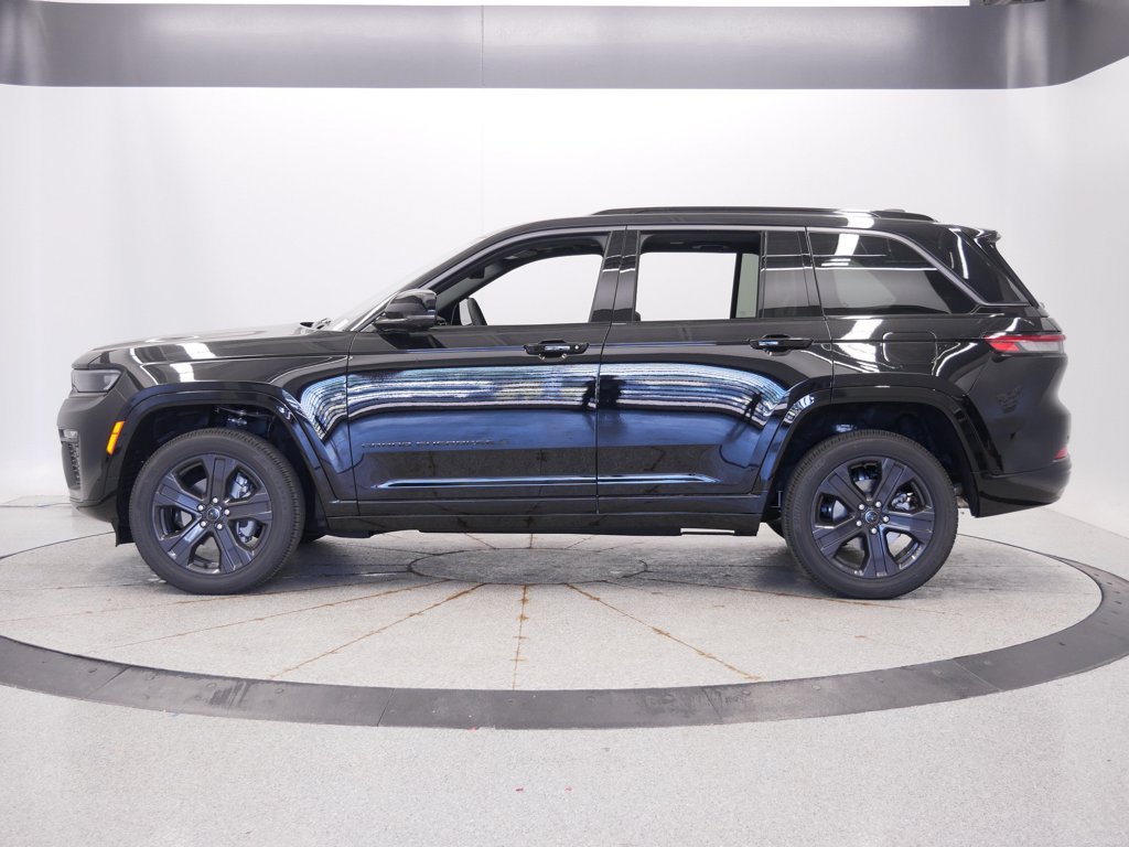 New 2027 Jeep Grand Cherokee Limited AWD/4WD image 2