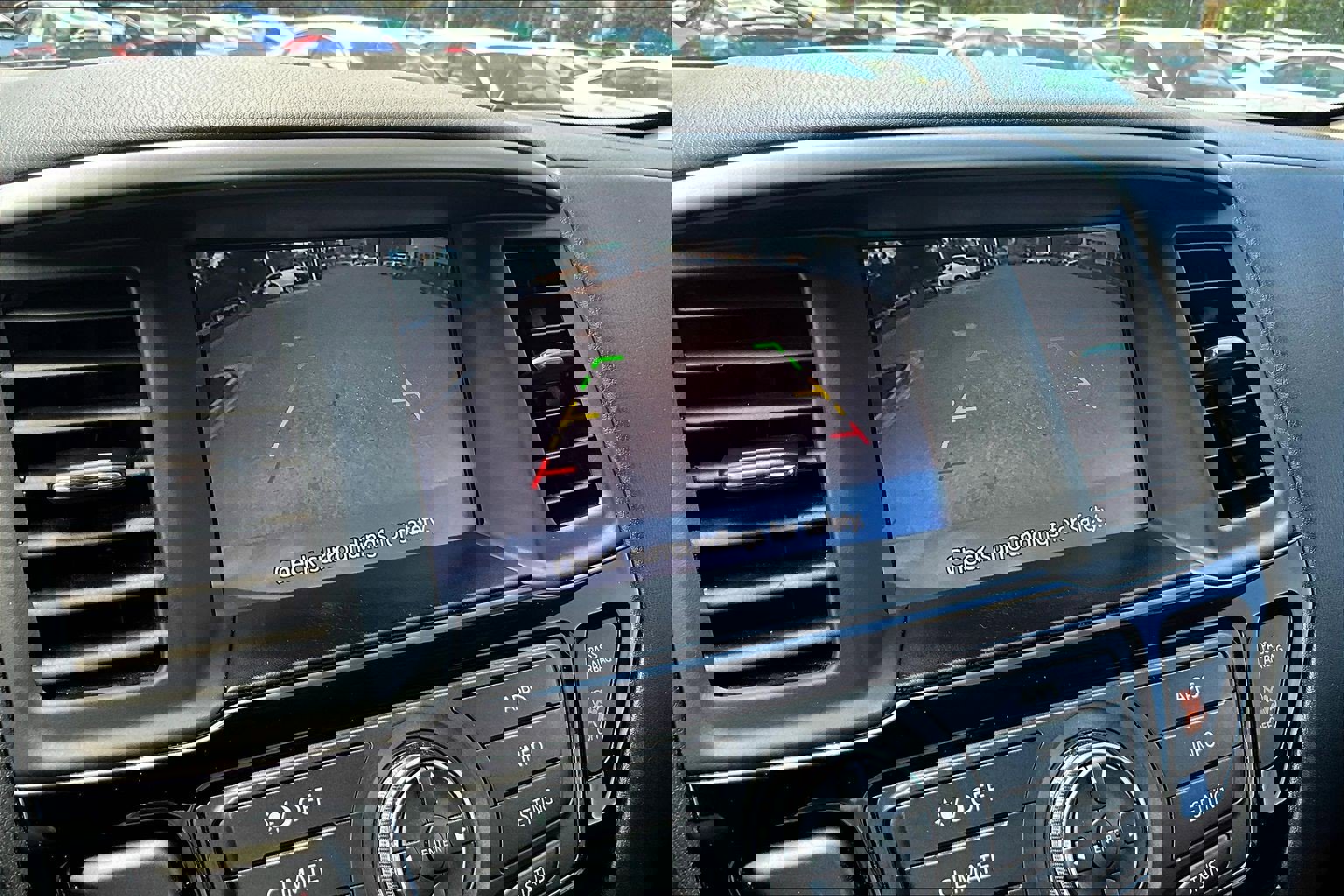 Used 2018 Nissan Pathfinder S image 22