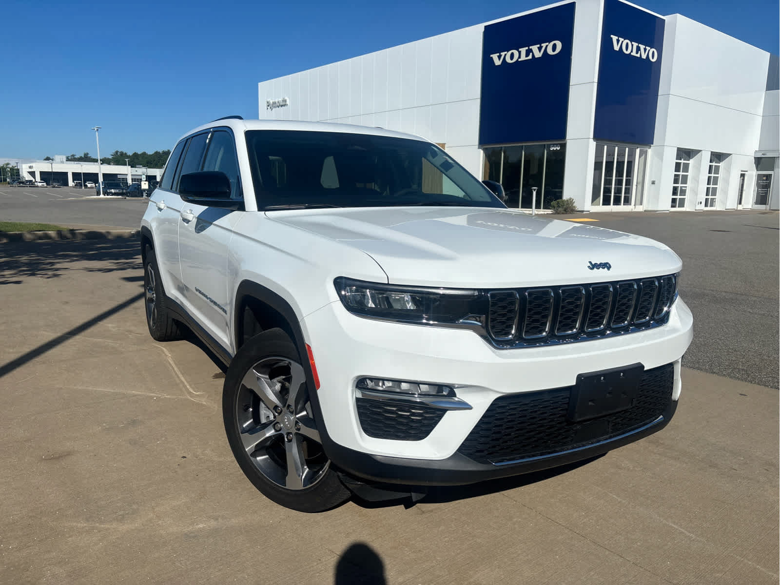 Used 2022 Jeep Grand Cherokee Limited 4xe AWD/4WD image 2