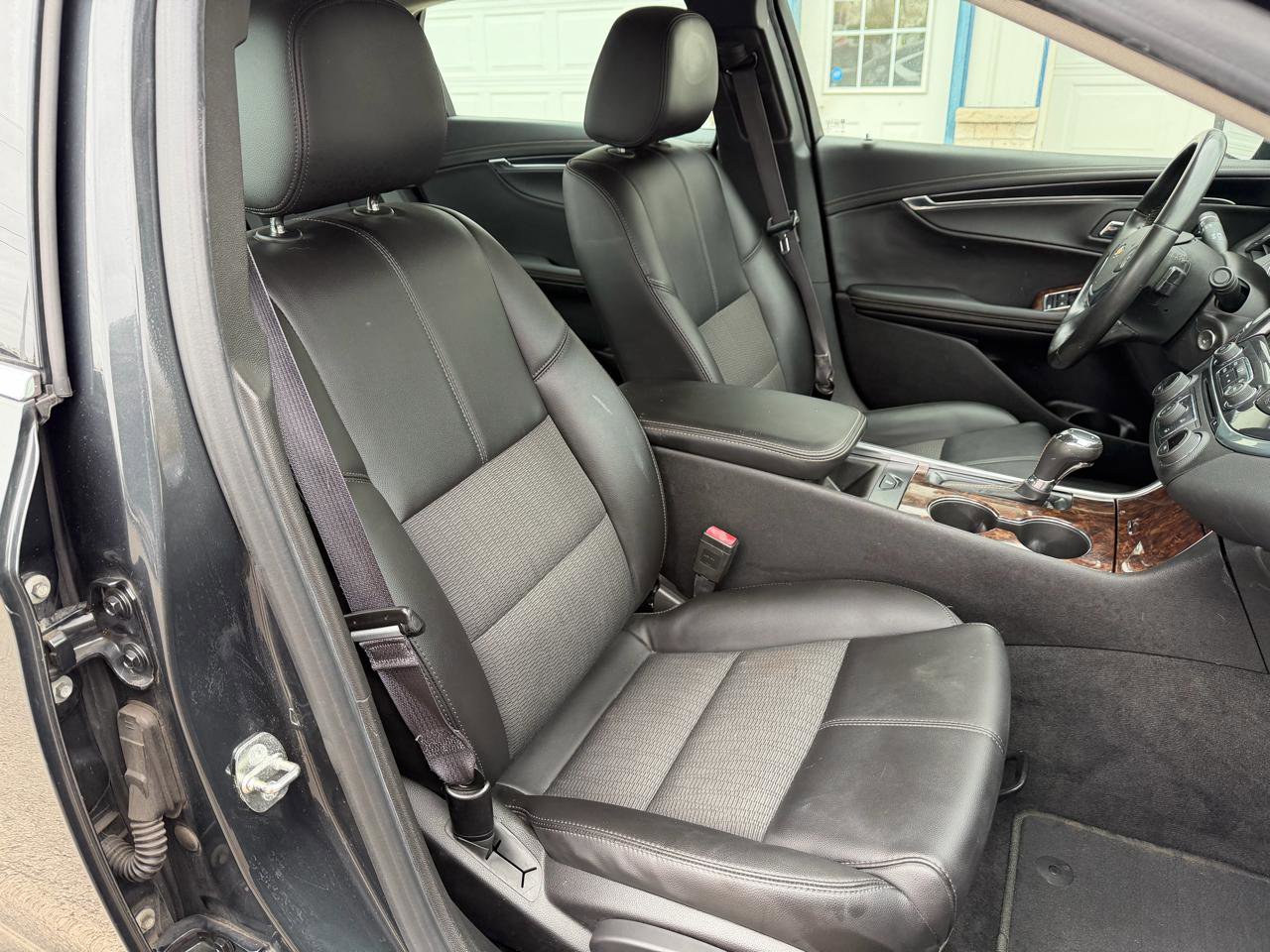 Used 2015 Chevrolet Impala LT w/ Convenience Package FWD image 18