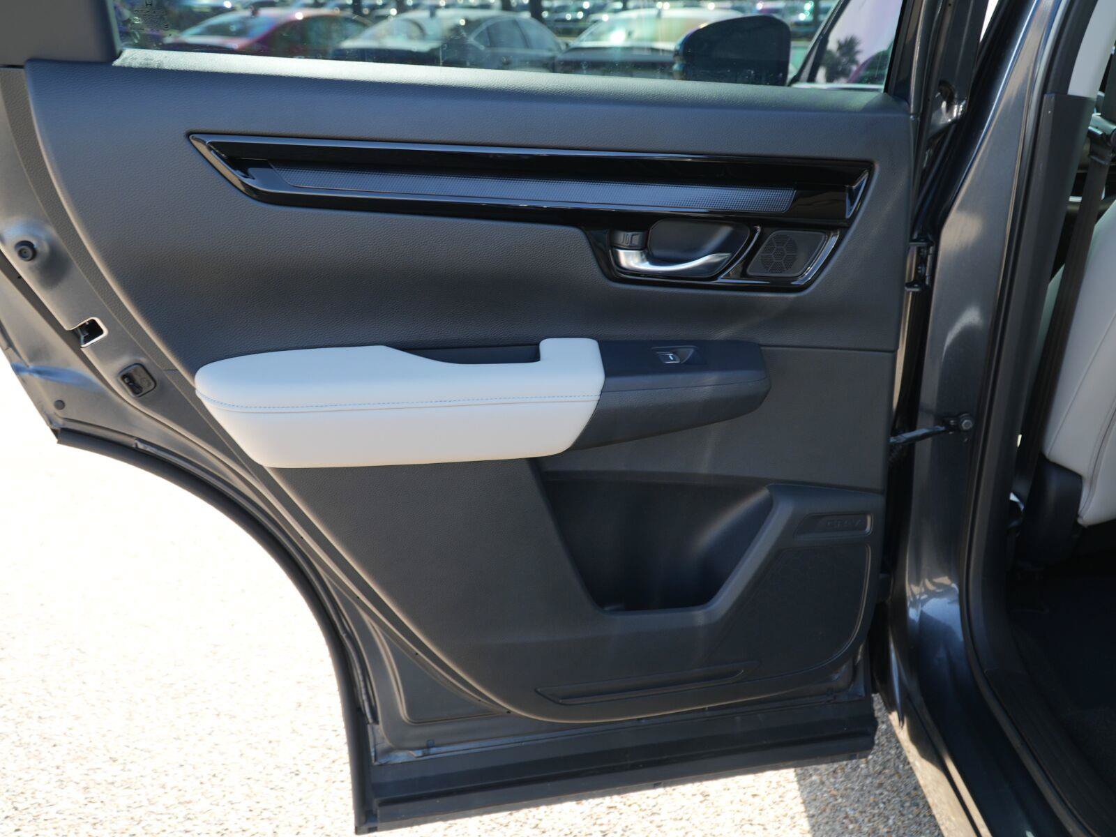 Used 2025 Honda CR-V EX-L image 18
