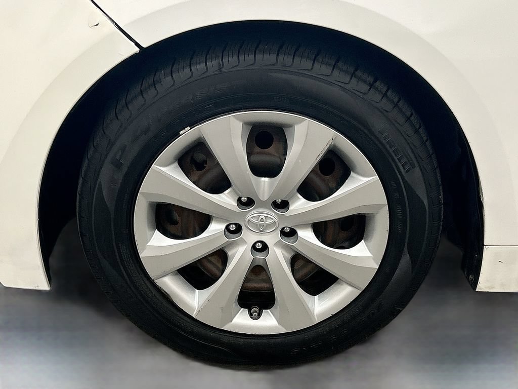 Used 2020 Toyota Corolla LE FWD image 26