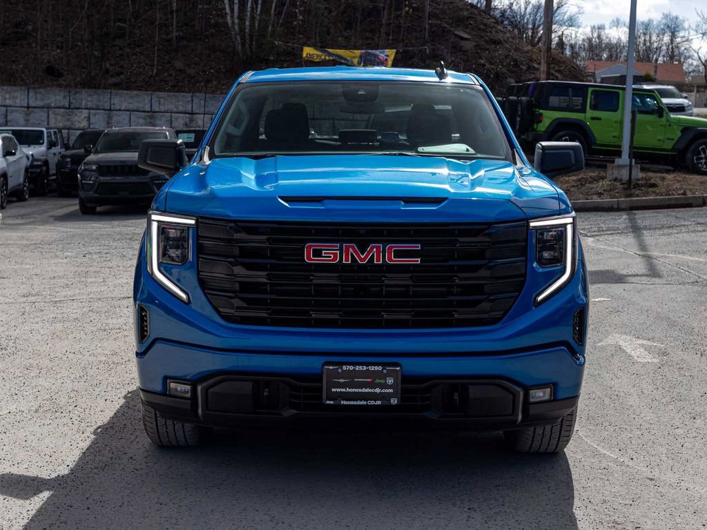 Used 2023 GMC Sierra 1500 Elevation image 2