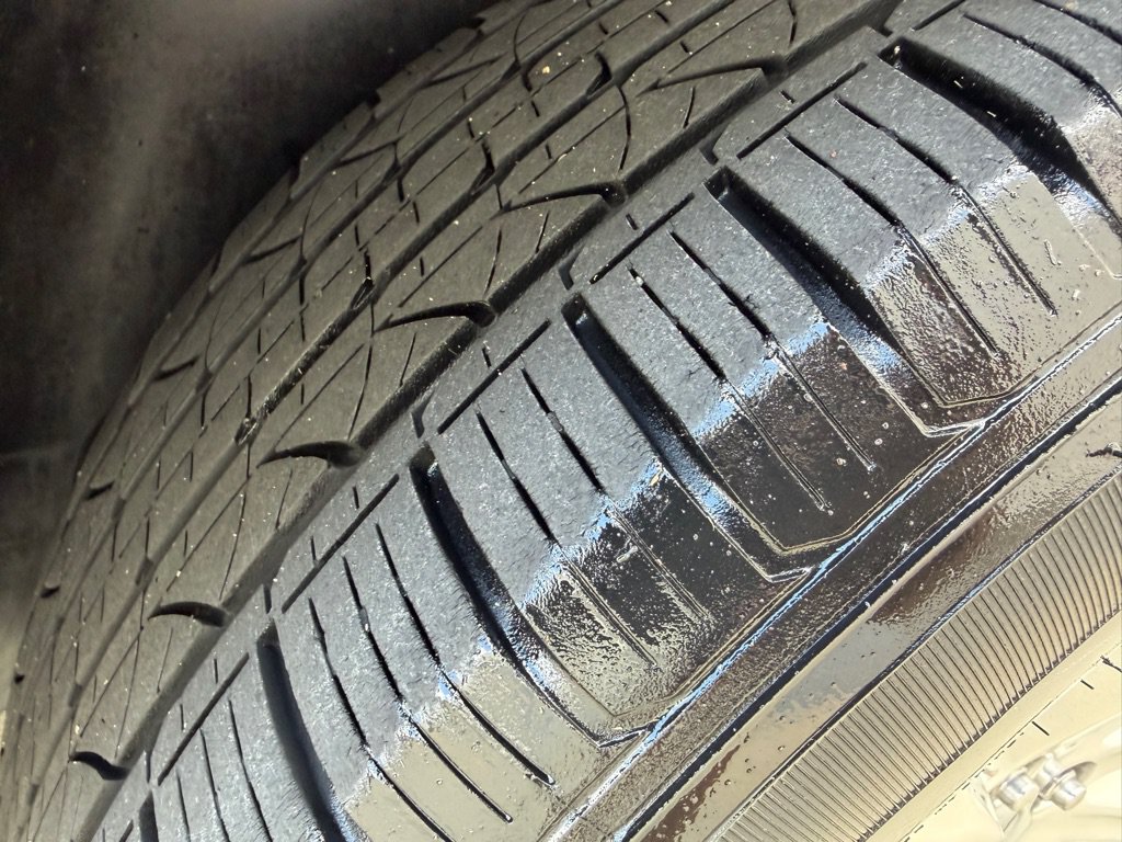 Used 2012 Lincoln MKX FWD image 9