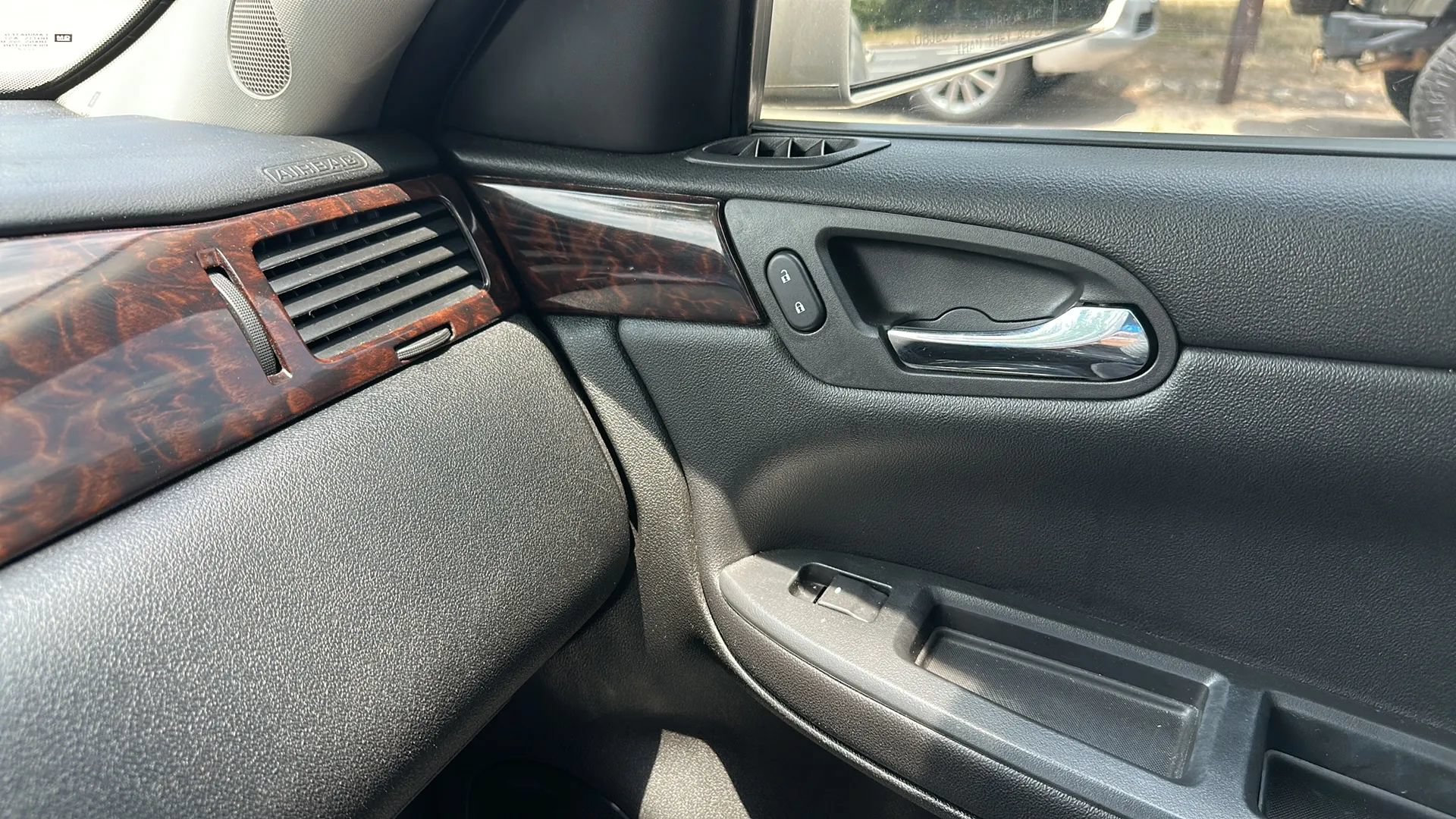 Used 2012 Chevrolet Impala LT FWD image 39