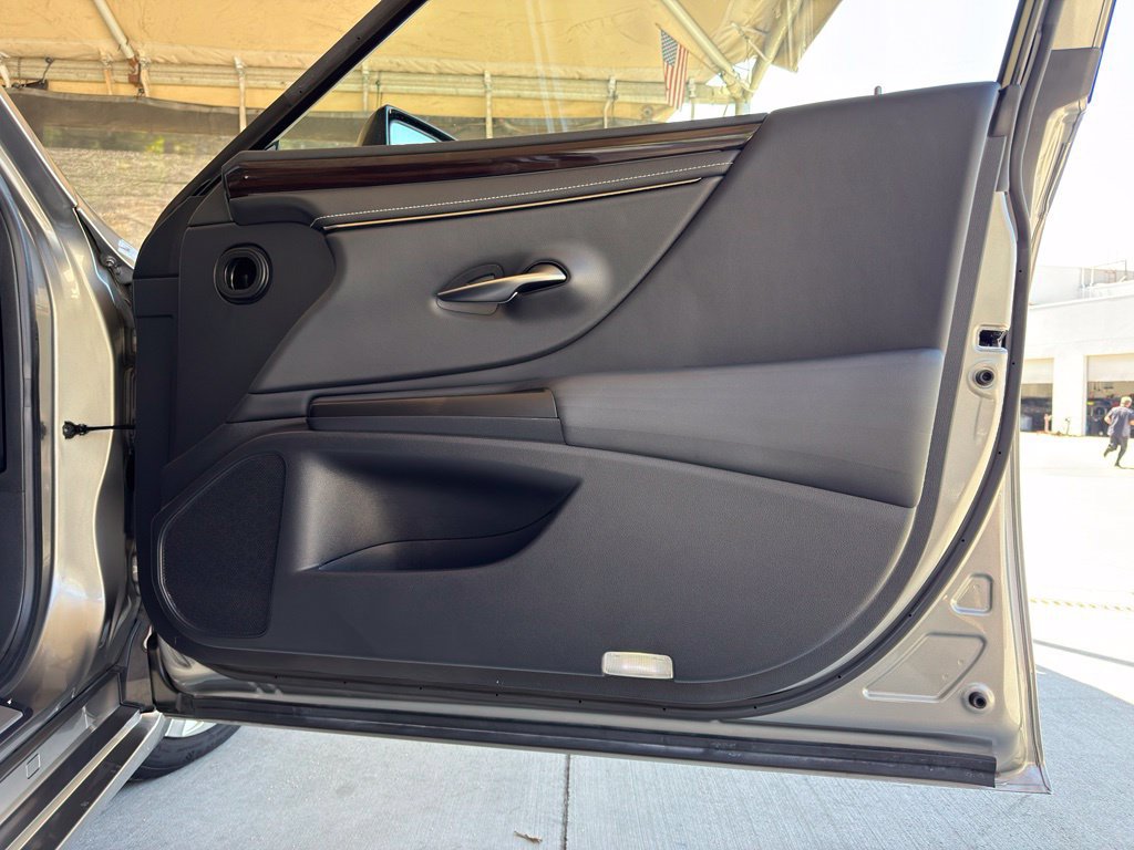 Used 2019 Lexus ES 300h w/ Accessory Package FWD image 30