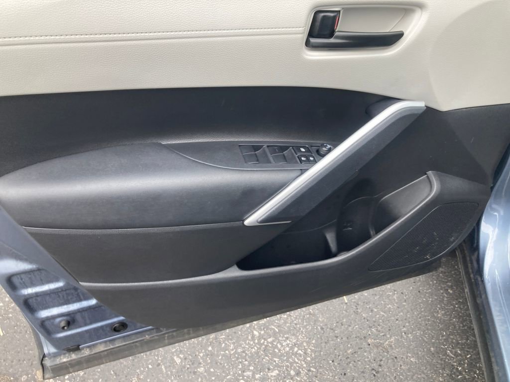 Used 2023 Toyota Corolla Cross L image 13