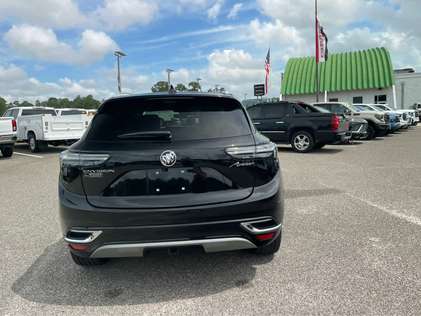Used 2022 Buick Envision Avenir w/ Technology Package II FWD image 9