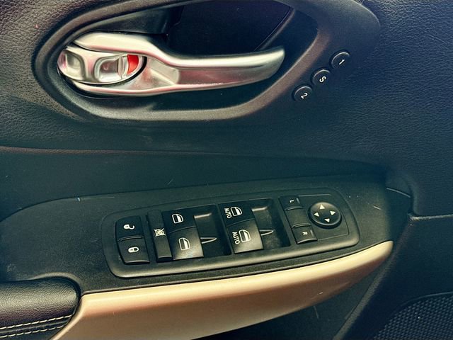 Used 2018 Jeep Cherokee Limited w/ Technology Group image 19