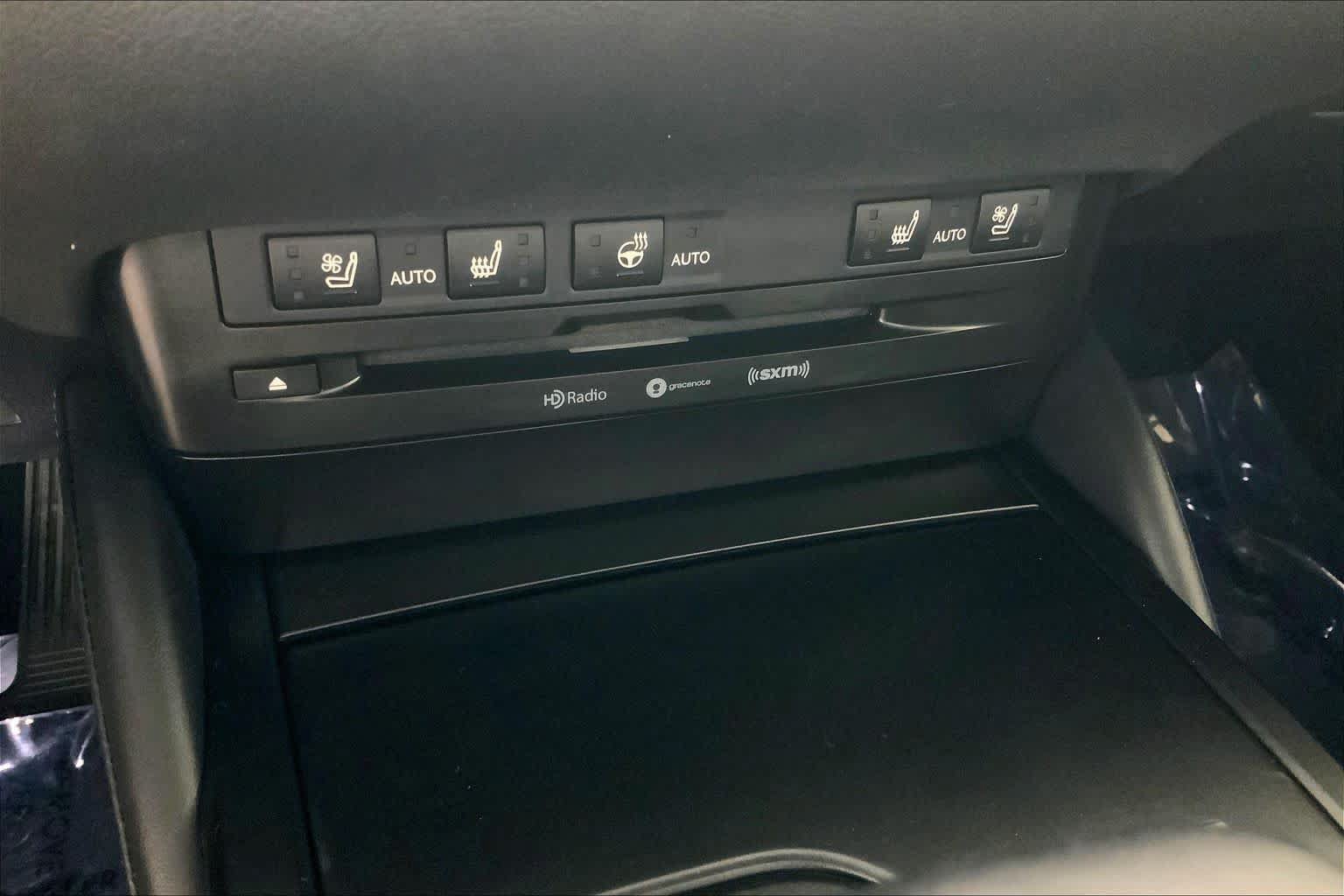 Used 2019 Lexus ES 350 w/ Premium Package FWD image 34