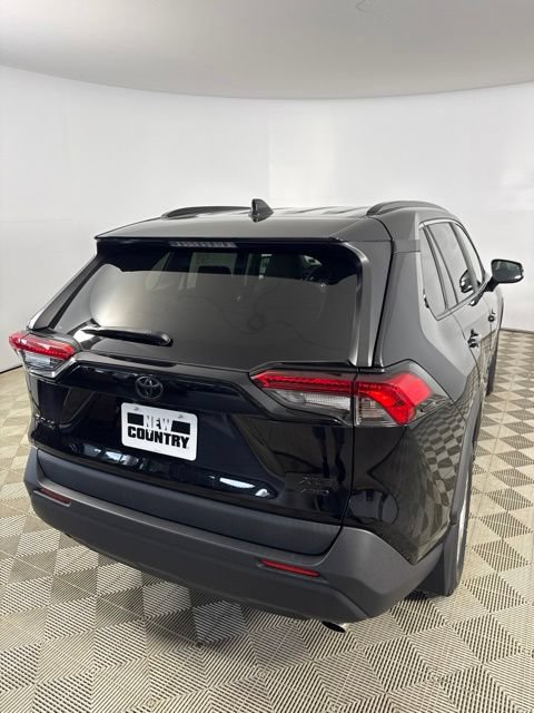 Used 2019 Toyota RAV4 XLE AWD/4WD image 7