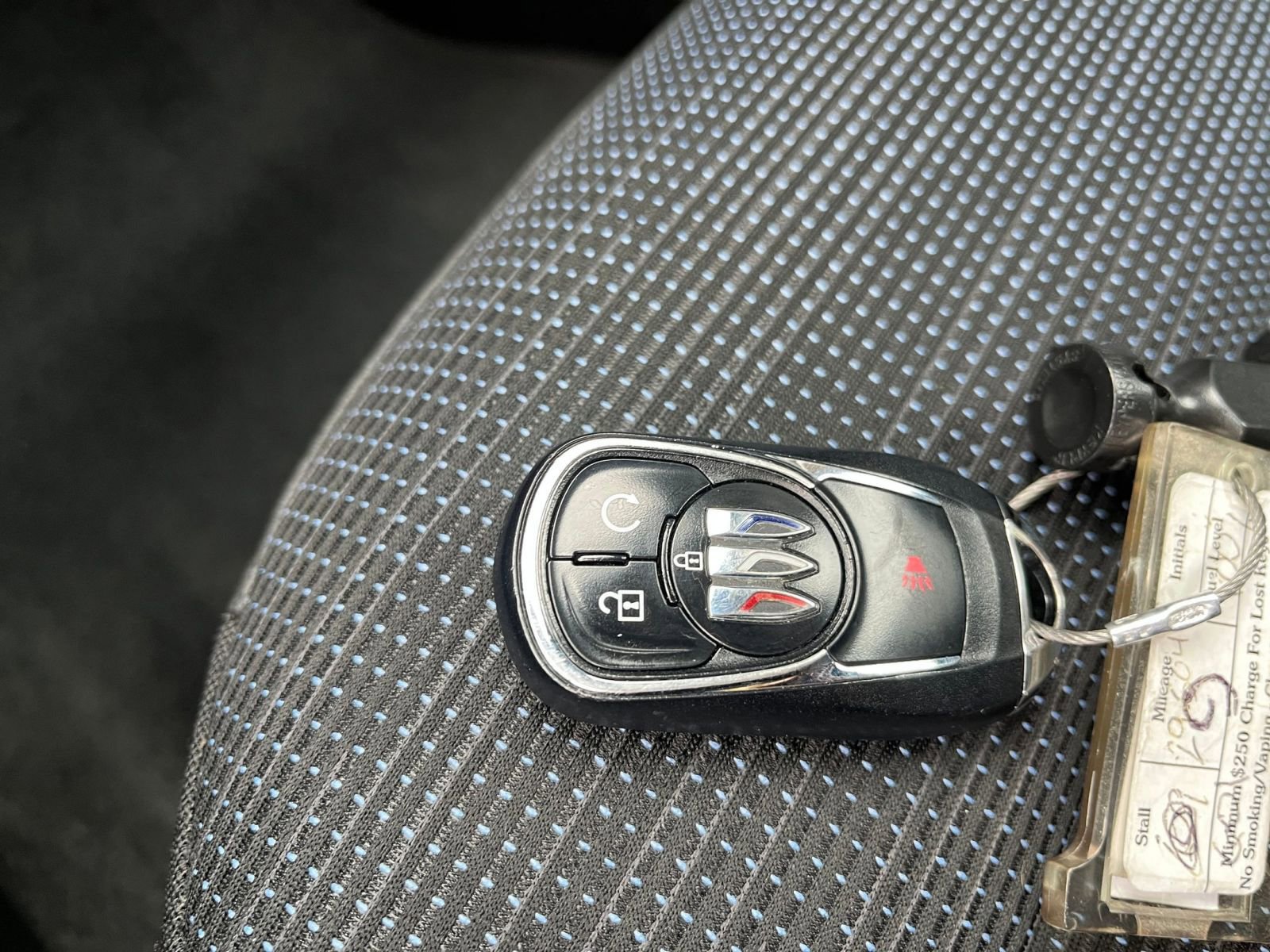 Used 2025 Buick Envista Preferred image 25