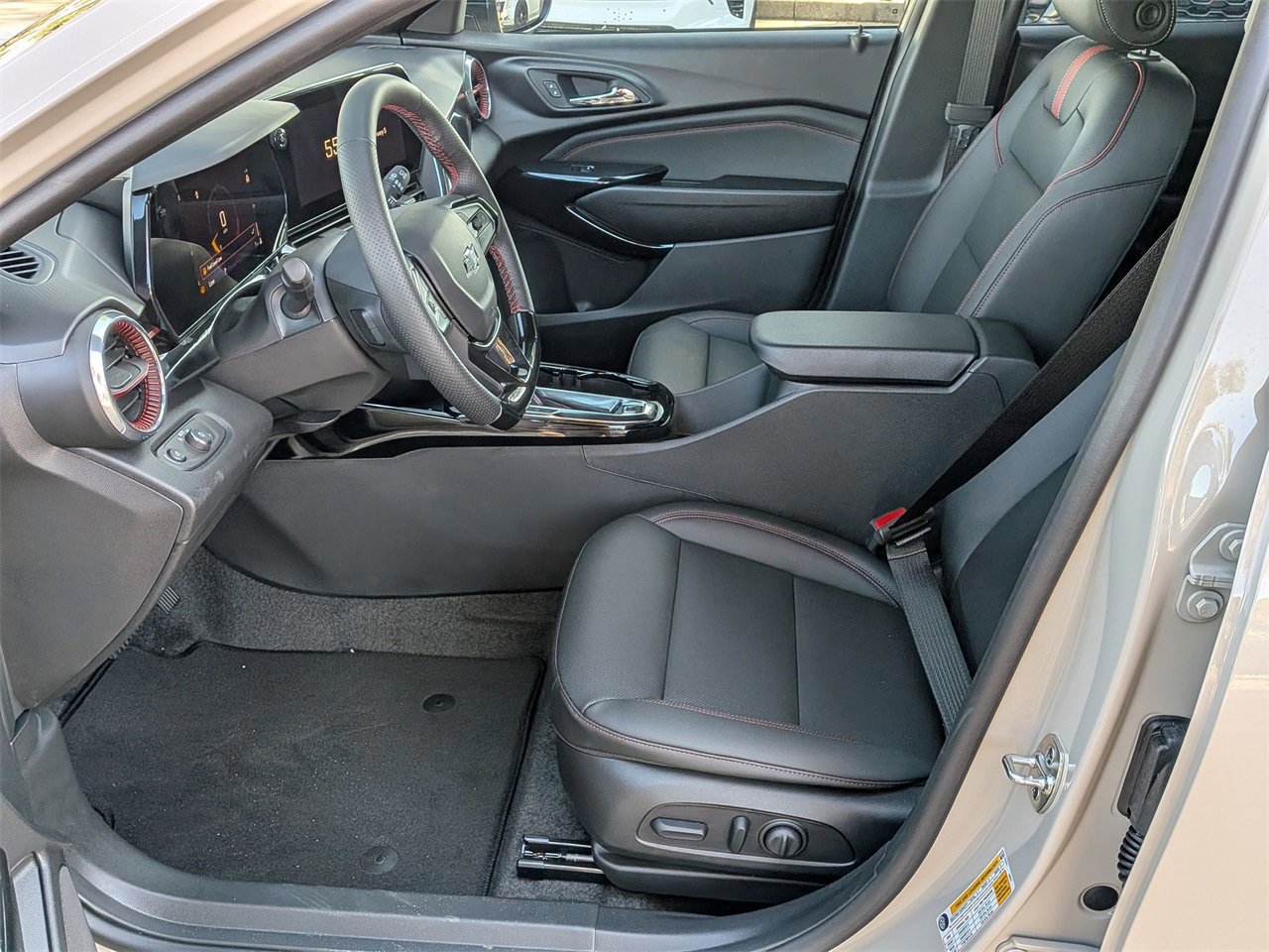 New 2026 Chevrolet Trax RS w/ Driver Confidence Package image 18