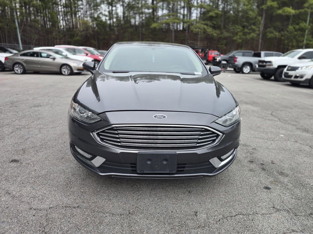 Used 2017 Ford Fusion SE w/ Equipment Group 201A image 2