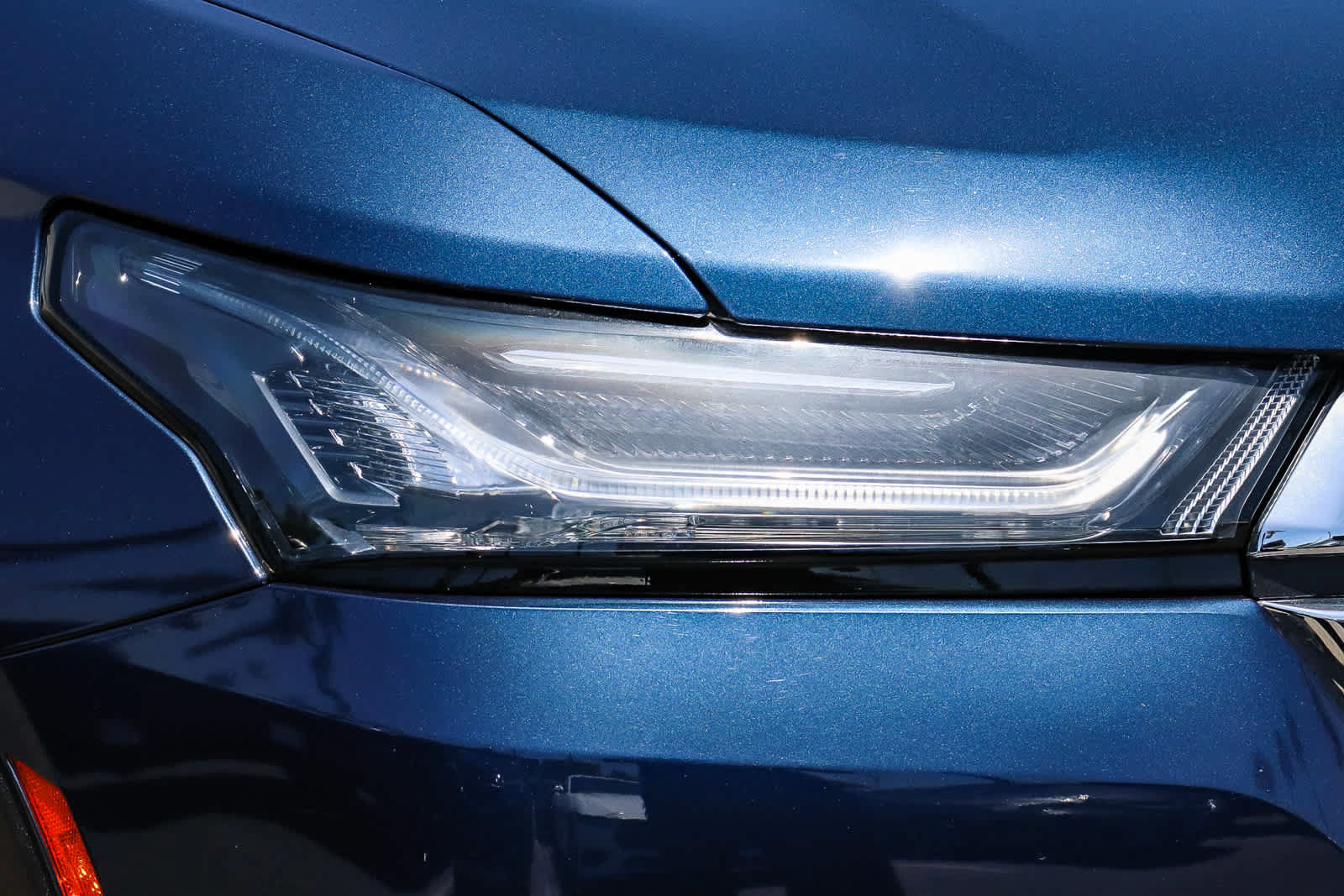 Used 2023 Chevrolet Traverse LT FWD image 4