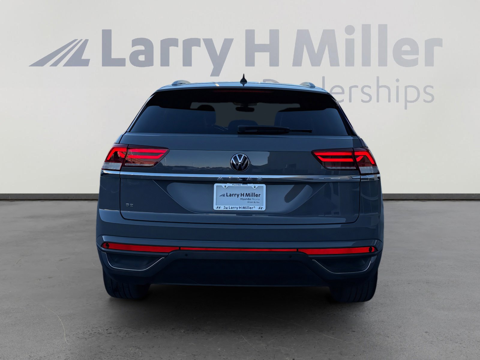 Used 2022 Volkswagen Atlas Cross Sport SE image 4