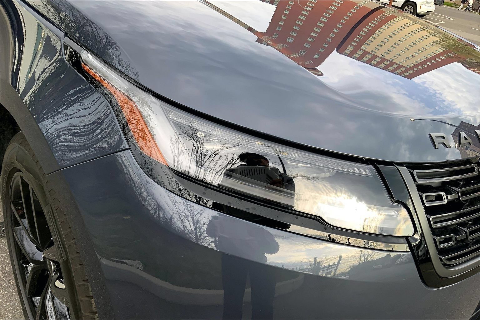 Certified 2026 Land Rover Range Rover Velar Dynamic SE AWD/4WD image 27