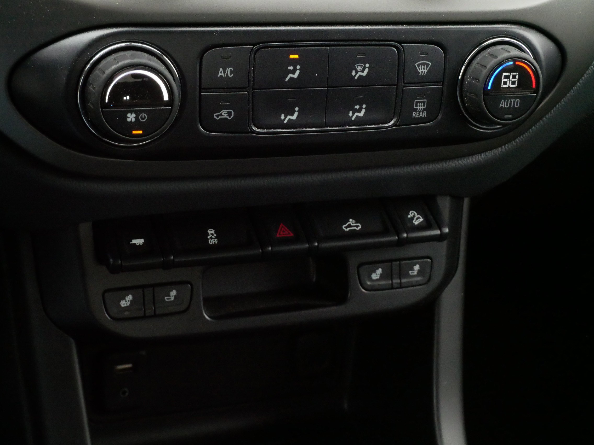 Used 2015 Chevrolet Colorado Z71 image 23