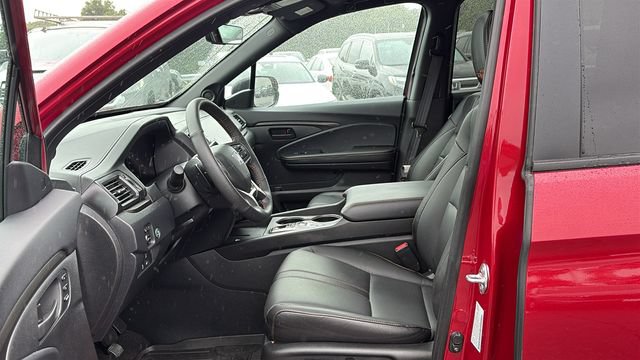 Used 2025 Honda Ridgeline TrailSport image 11