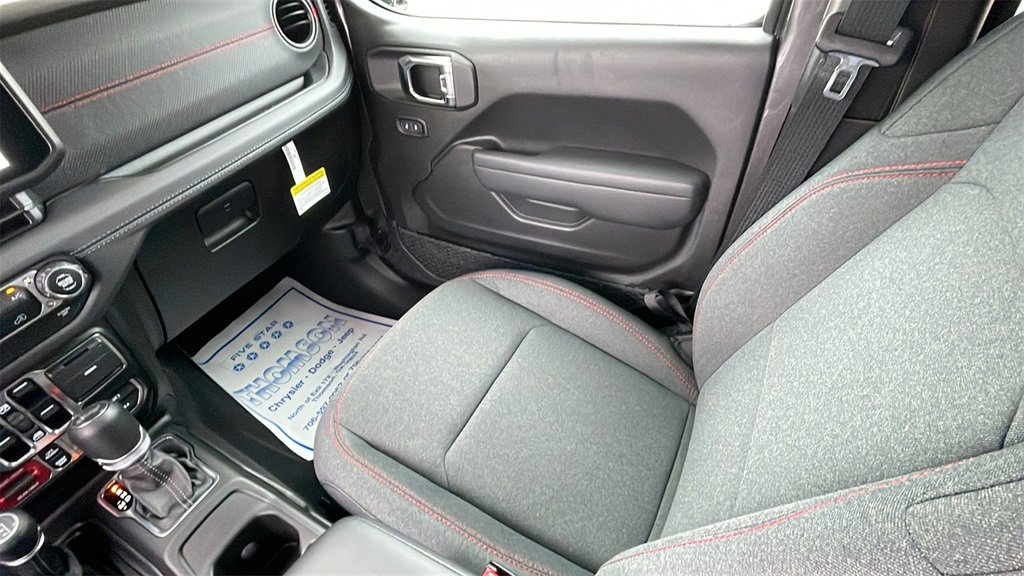 New 2025 Jeep Wrangler Unlimited Rubicon w/ Steel Bumper Group image 13