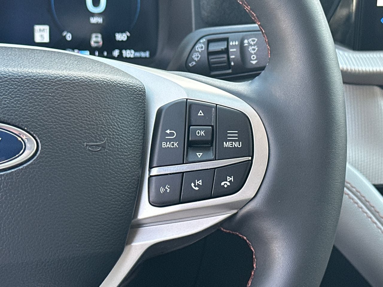 Used 2025 Ford Explorer Active w/ Active Comfort Package AWD/4WD image 28