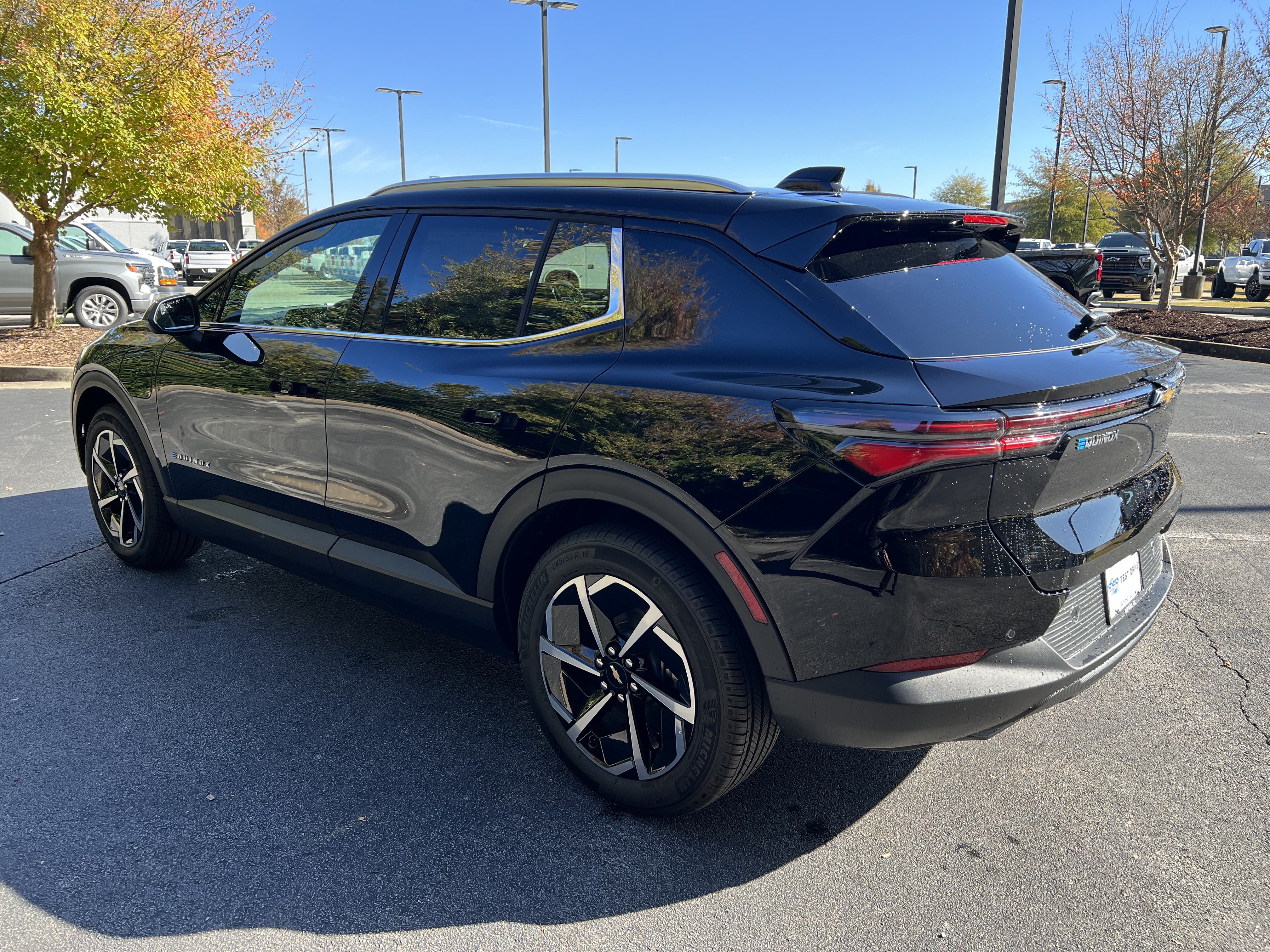 New 2026 Chevrolet Equinox EV LT AWD/4WD image 8