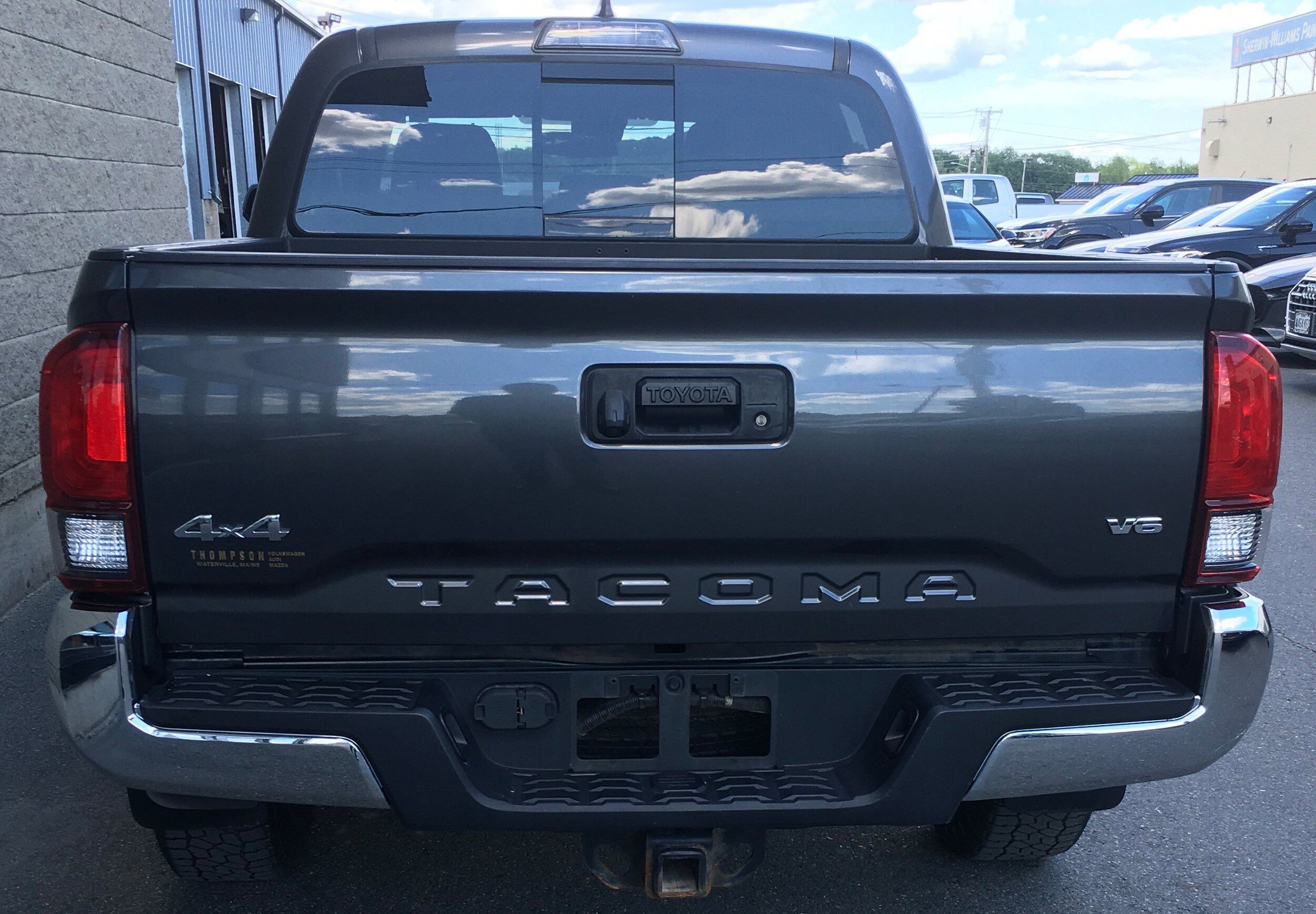 Used 2019 Toyota Tacoma SR5 AWD/4WD image 4