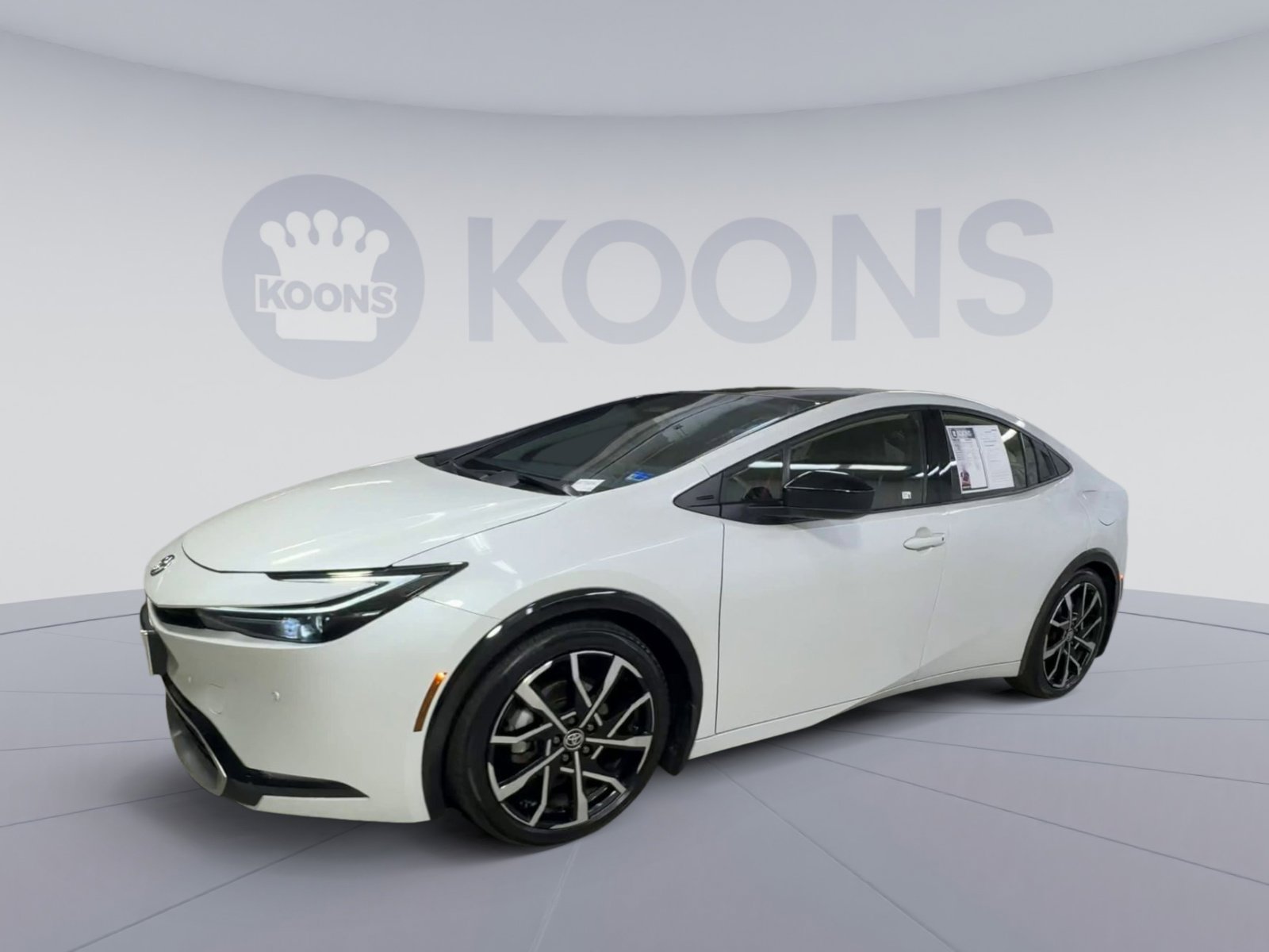 Used 2024 Toyota Prius Prime FWD image 5