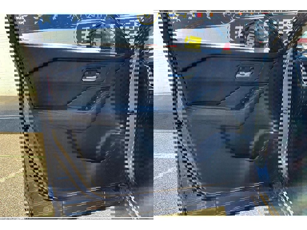 Used 2024 Nissan Rogue SV image 19