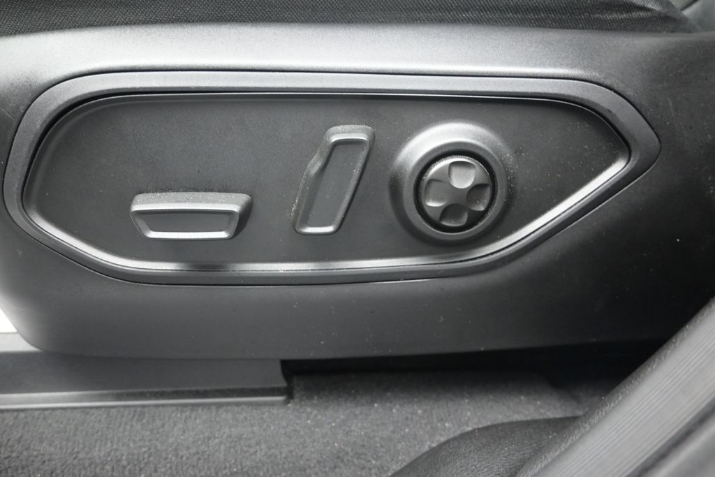Used 2024 Jeep Grand Cherokee Altitude AWD/4WD image 11