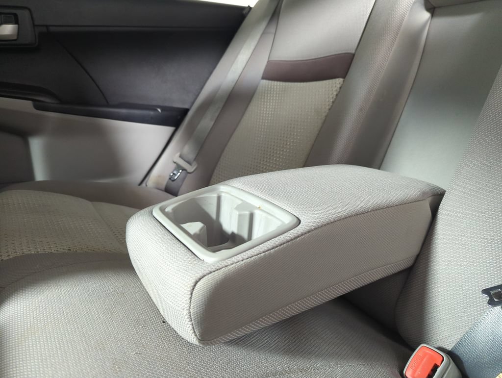 Used 2012 Toyota Camry LE FWD image 30