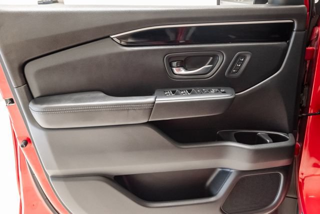 Used 2025 Honda Pilot Touring image 8