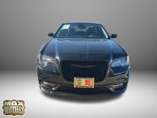 Used 2023 Chrysler 300 Touring L w/ Comfort Group image 3