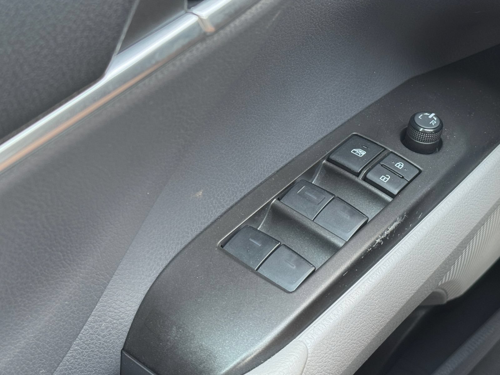 Used 2024 Toyota Camry SE FWD image 15