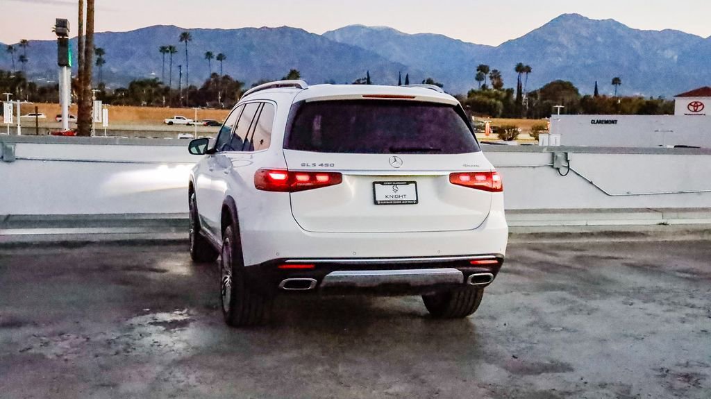 Used 2024 Mercedes-Benz GLS 450 4MATIC image 6